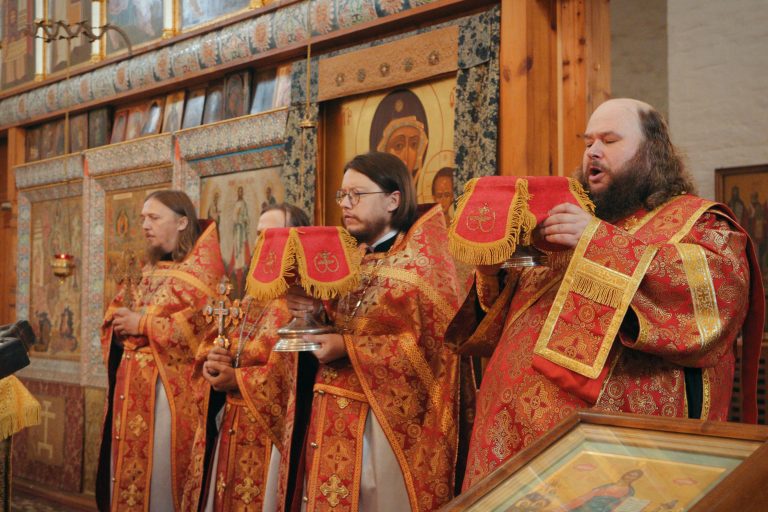 Учащиеся духовной школы молитвенно встретили день памяти Усекновения главы святого Иоанна Крестителя