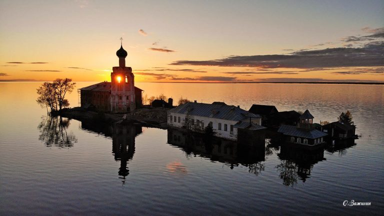 Проведено внешнее освещение в древнейшем островном каменном монастыре на Русском Севере