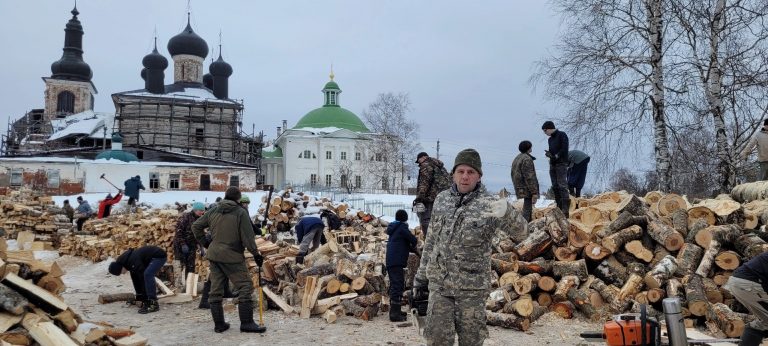 Вологжане помогают возрождать святыни края