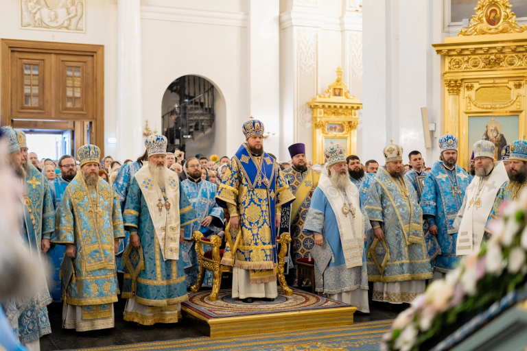 В праздник Казанской иконы Божией Матери митрополит Савва принял участие в церковных торжествах в столице Татарстана