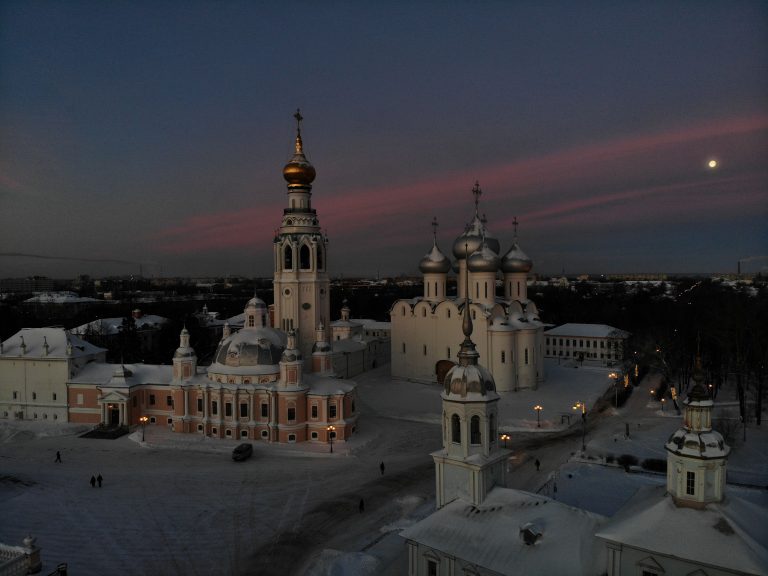 Ночной Божественной литургией встретят Новый год в Воскресенском кафедральном соборе