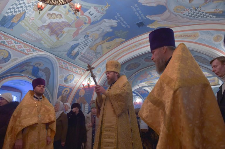 «Проповедует мир весь тебе, преблаженне Николае, скораго в бедах заступника…»