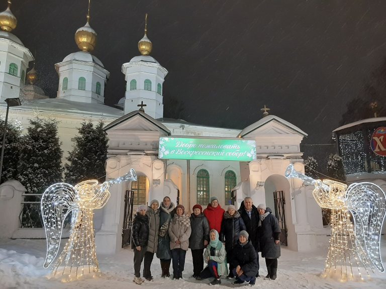 Третья вахта добровольцев Череповецкой епархии  отправилась в Курск.