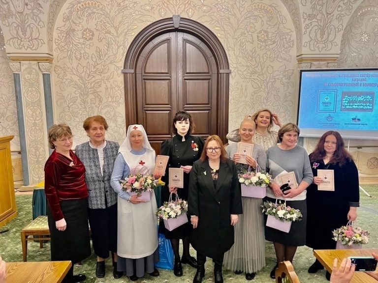 Помощник руководителя Отдела социального служения Череповецкой епархии удостоена награды Союза православных женщин