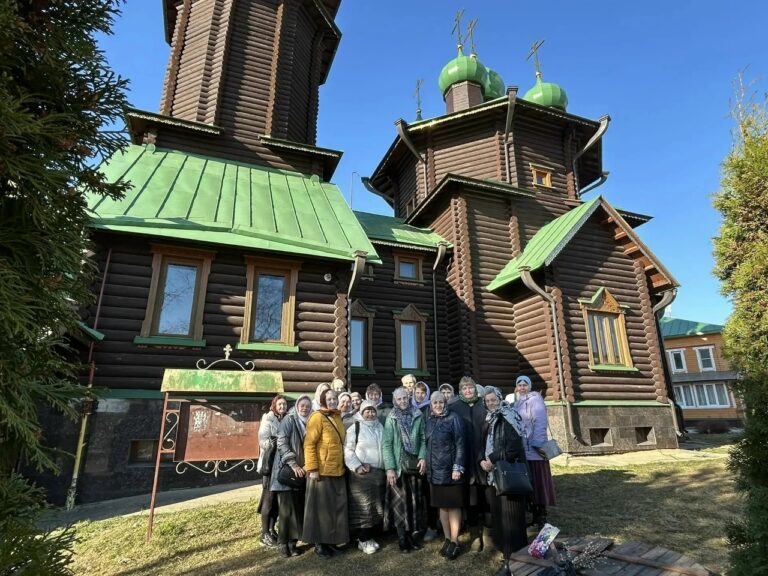Паломническая служба Архиерейского подворья организовала поездку по святыням Ярославской земли