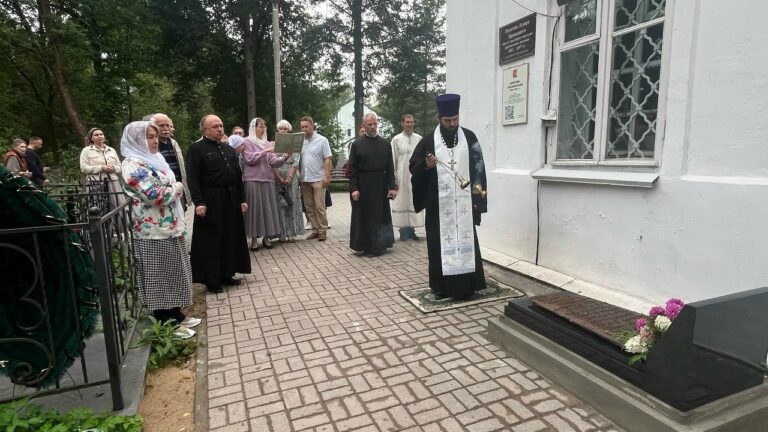 В Вологде открыли надгробие градоначальника и благотворителя М. Ф. Колесова
