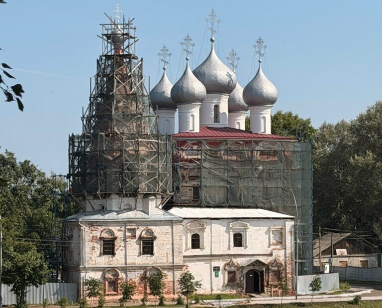 Отреставрирован последний крест храма Иоанна Златоуста в Вологде 