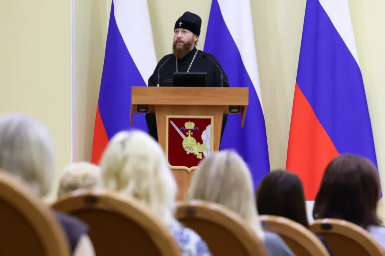Митрополит Савва провел встречу в областном Правительстве для госслужащих и представителей силовых ведомств в рамках проекта «Добрый час»