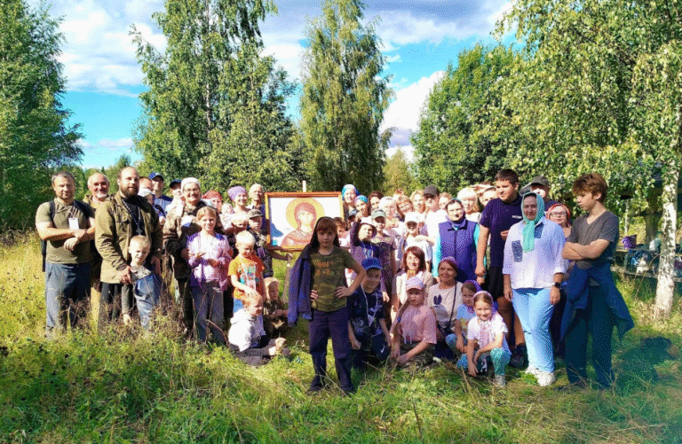 Прихожане храма Георгия Победоносца в Великом Устюге посетили Погореловскую Пятницкую церковь