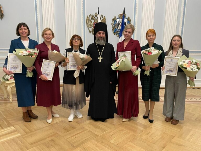 Учителя Череповца стали победителями XXI Всероссийского конкурса «За нравственный подвиг учителя»