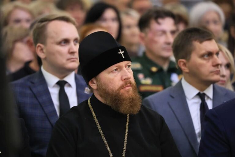 Митрополит Вологодский и Кирилловский Савва принял участие в Гражданском форуме в Вологде