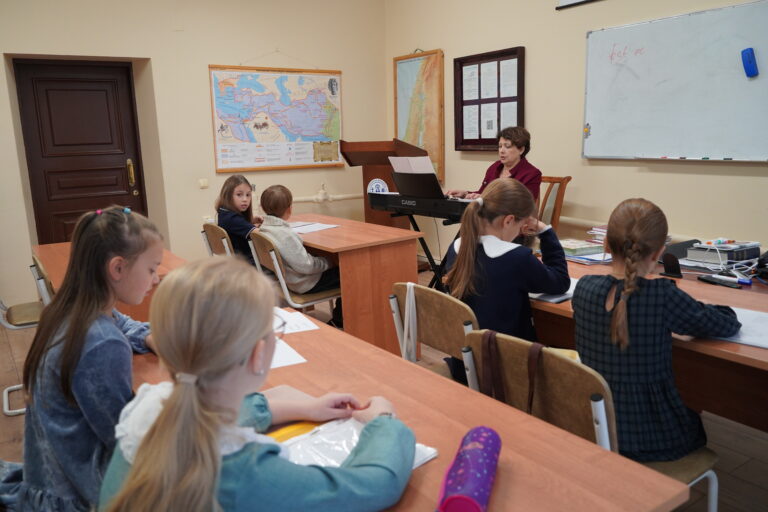 На детско-юношеском отделении при Вологодской духовной семинарии начался новый учебный год