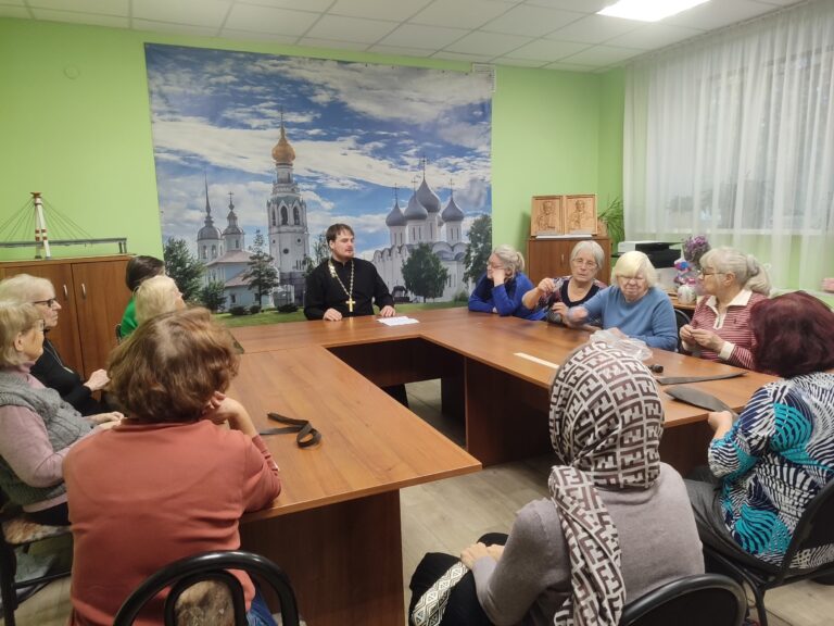 «Дорога, освещённая верой»: иерей Тимофей Левчук встретился с представителями Вологодского отделения ВОС
